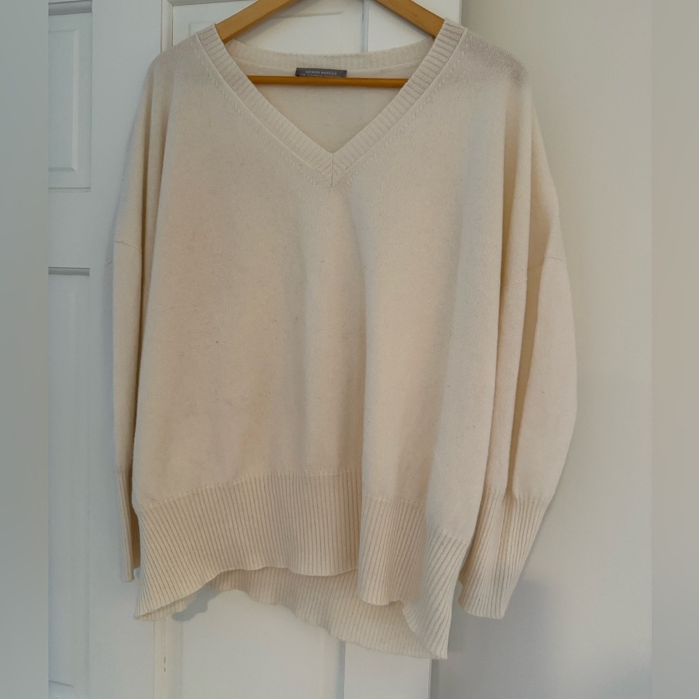 Neiman Marcus cashmere off white sweater size XL worn once